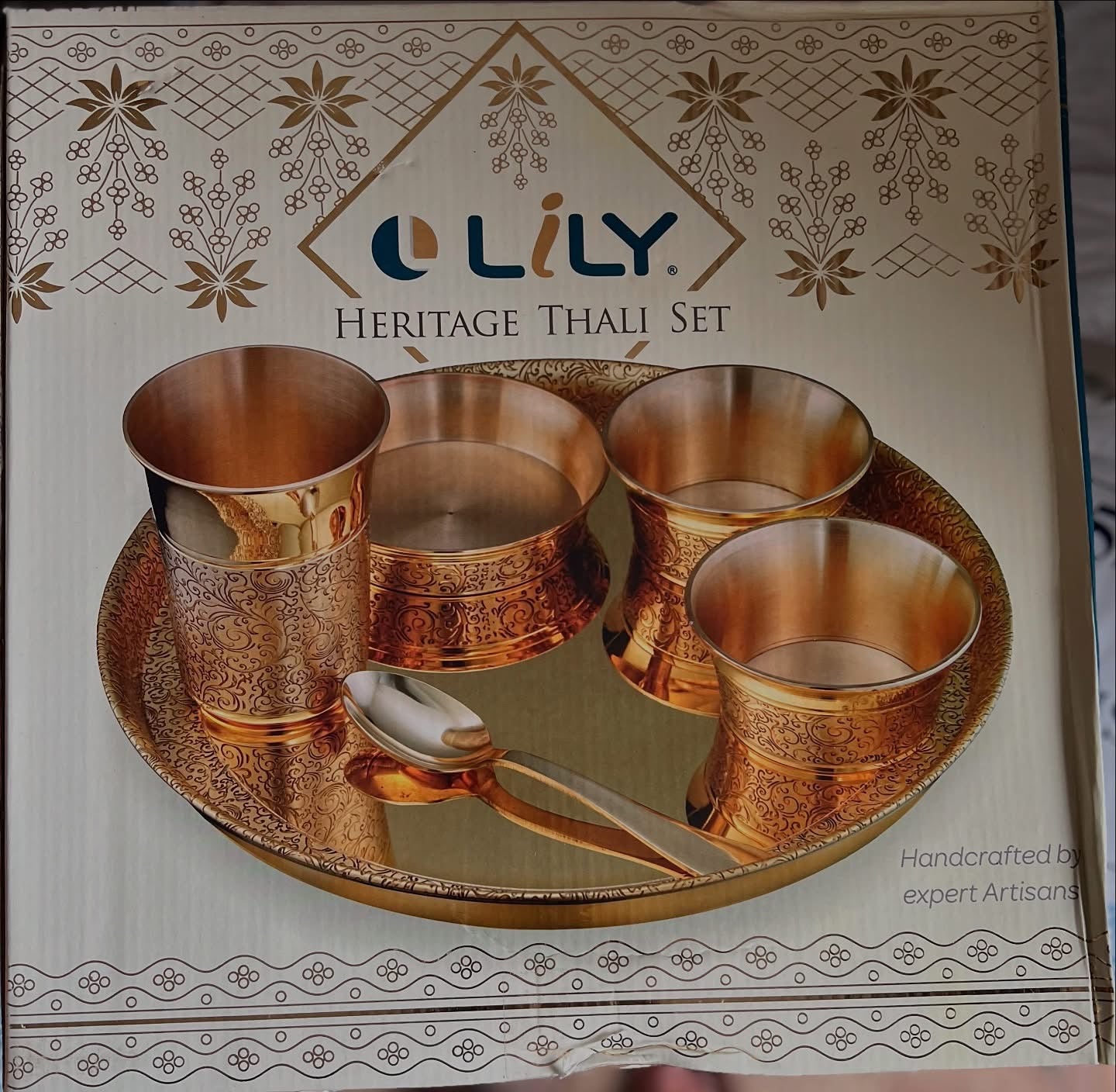 LILY BRASS THALI SET HERITAGE 6PC
Weight: 1.8Kg